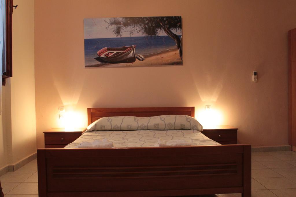 Ballas Apartments Agia Efimia Habitación foto